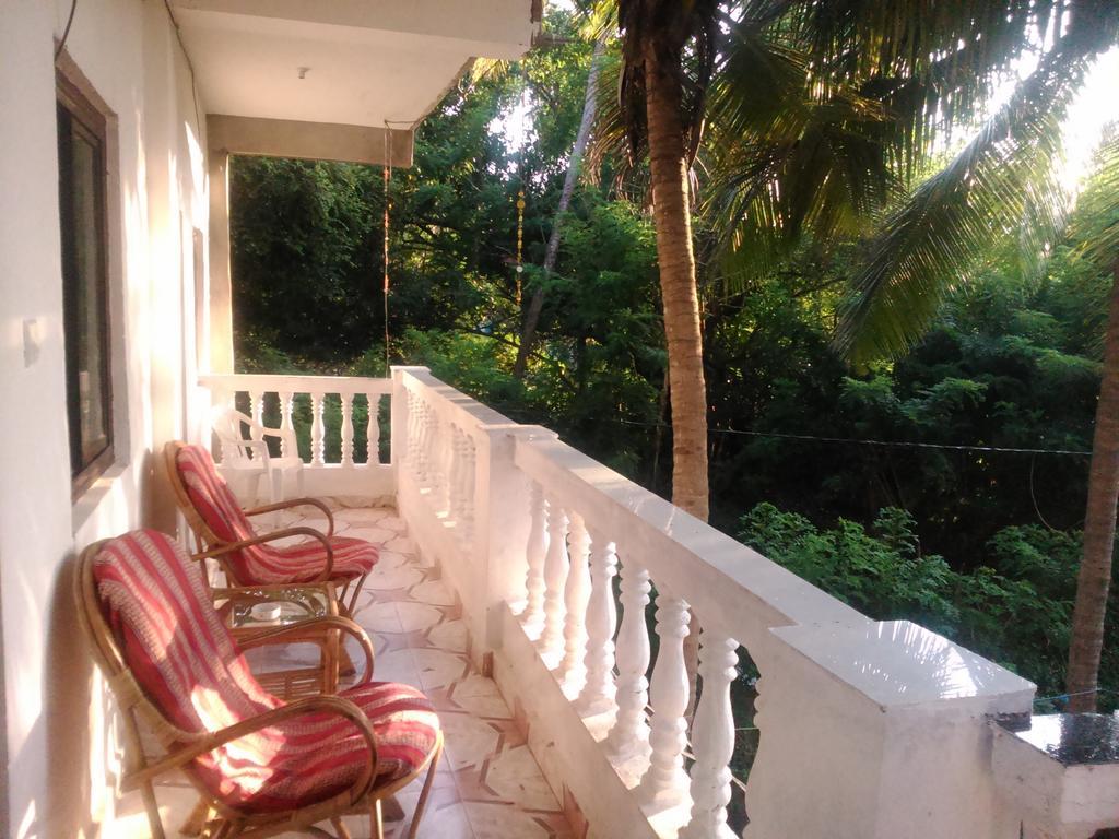 La Blanche Guest House Калангуте Стая снимка