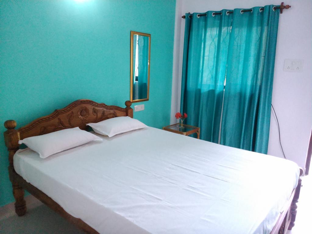 La Blanche Guest House Калангуте Стая снимка