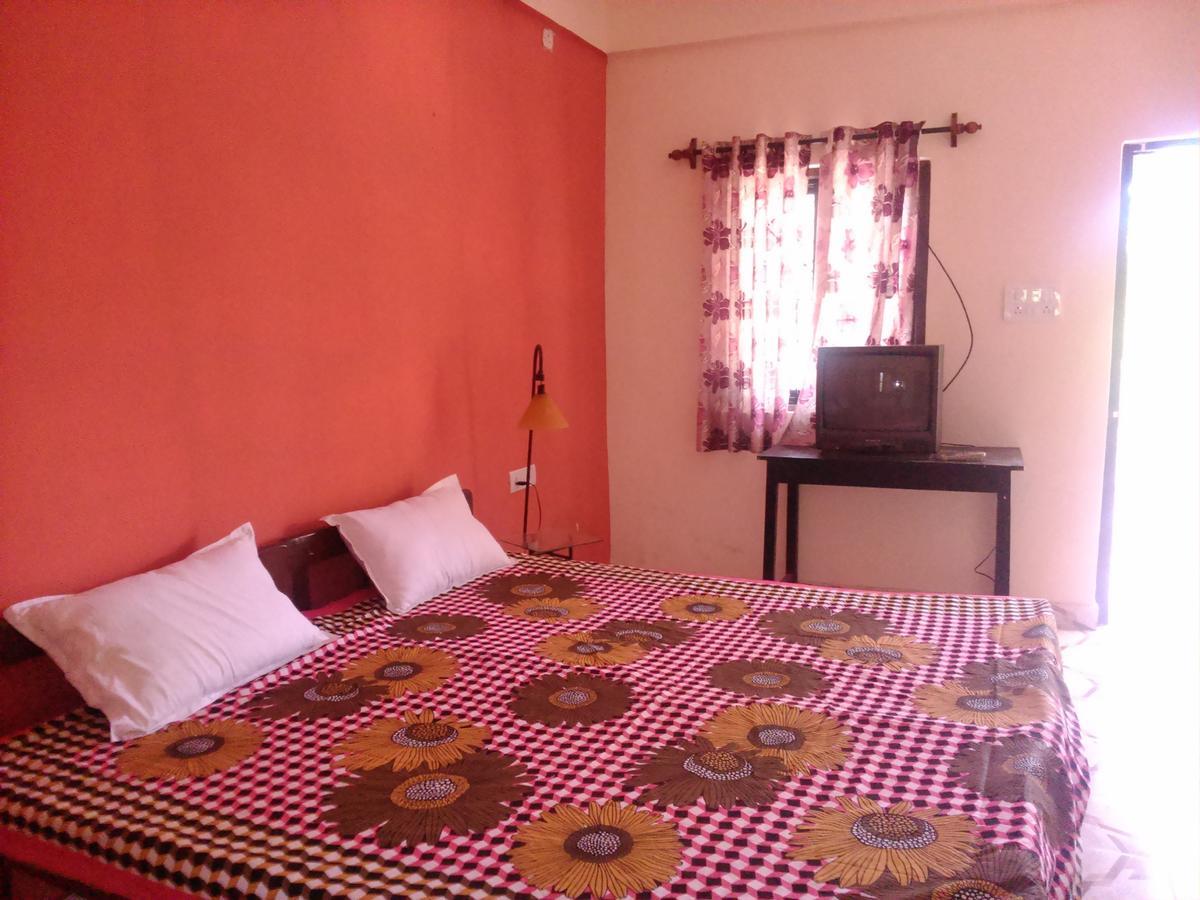 La Blanche Guest House Калангуте Стая снимка